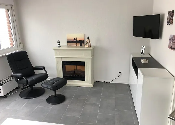 Haus Seeblick Ferienhaus Priwall بيت ريفي *